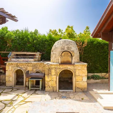 Xenios Dias Willa Argaka