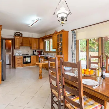 Xenios Dias Βίλα *