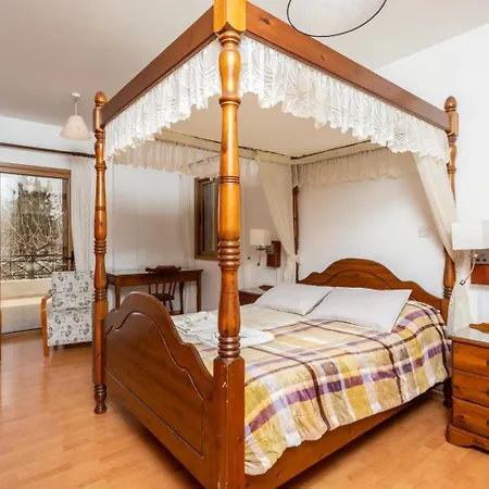 Xenios Dias * Αργάκα